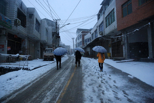 街道雪景