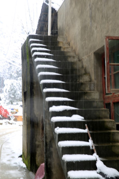 樓梯雪影