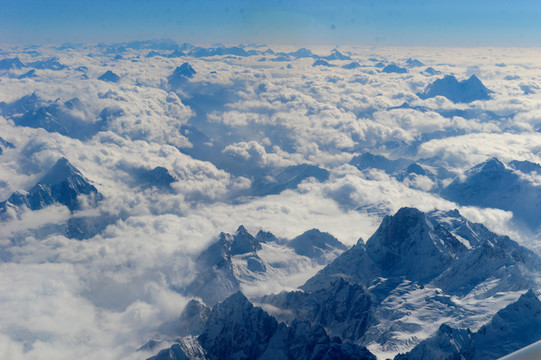 航拍雪山