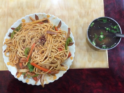 牛肉炒拉面