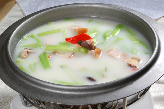 鍋?zhàn)游r干火腩大芥菜