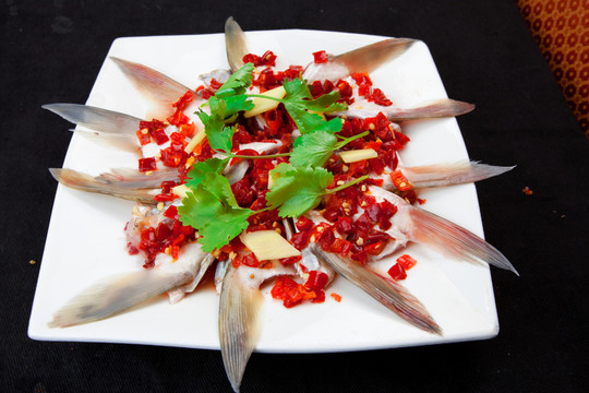 剁椒蒸魚翅