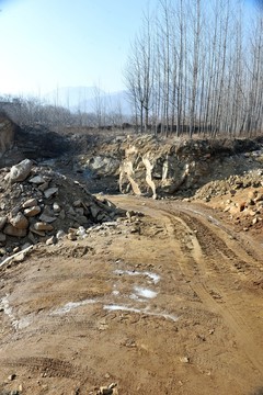 土地 挖土