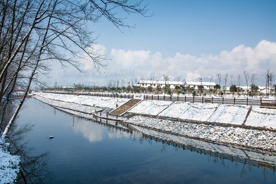 雅安中里鎮(zhèn)雪景