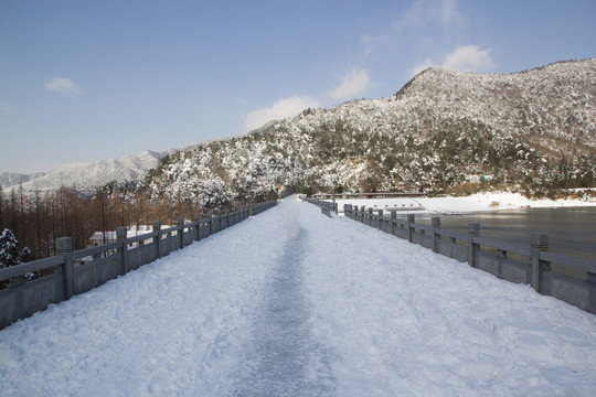 雪景道路