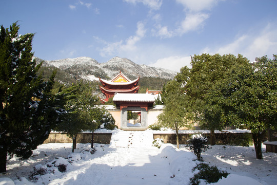 寺廟 藍(lán)天白云
