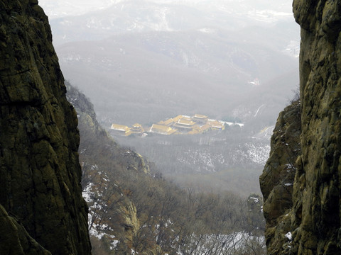 山中寺廟