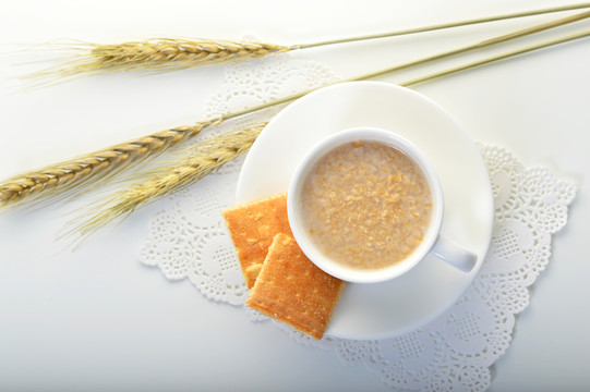 花紋紙麥片頂視圖