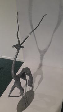 動(dòng)物雕塑呼喚人類保護(hù)動(dòng)物