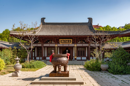 濟(jì)南秦叔寶大殿