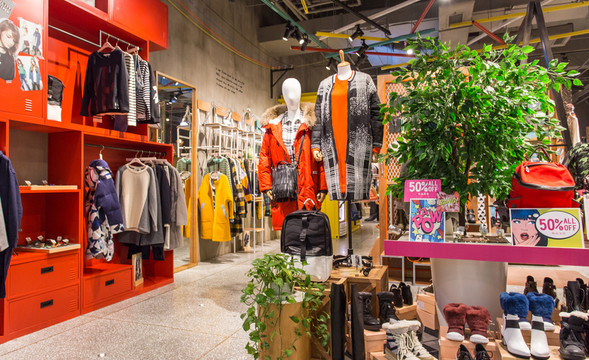 女裝店內(nèi)景