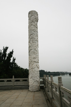 盤龍柱