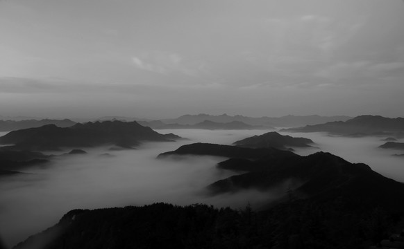 水墨云海