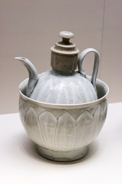青白釉酒注子溫碗