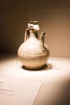 青瓷鳳首壺