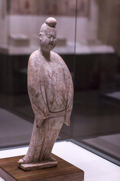 唐便服男陶俑