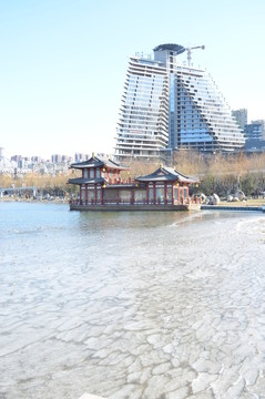 曲江池畔
