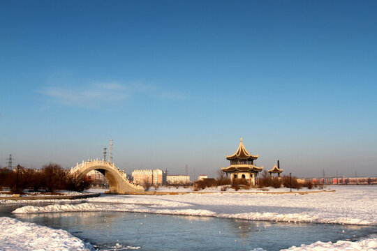 古建筑 石橋 涼亭 冰雪