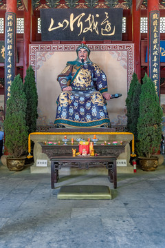 岳飛塑像