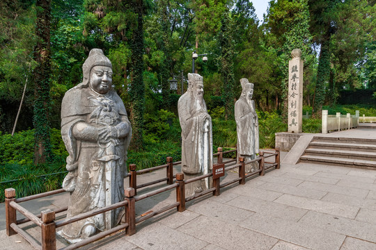 岳飛墓