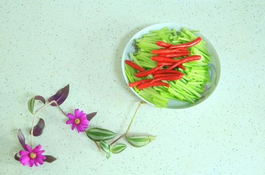 辣椒炒芹菜