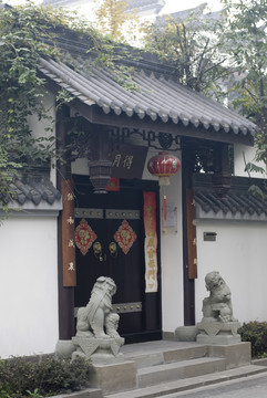 中式園林建筑門口獅子