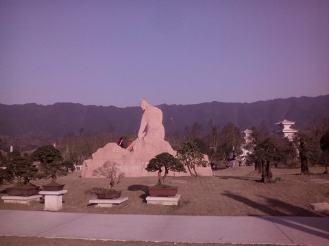 炎帝陵盆景園神農(nóng)雕像