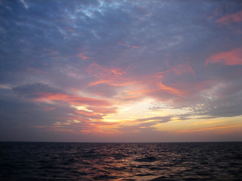 海上日出朝霞云彩