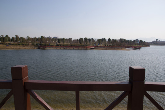 水波 公園 藍(lán)天 樹木