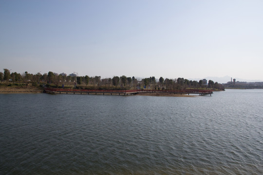 水波 公園 藍天 樹木