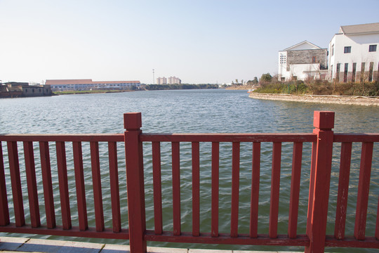 公園 湖水 建筑 藍(lán)天