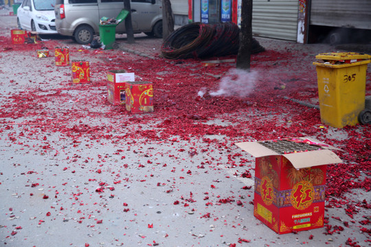 煙花炮竹屑