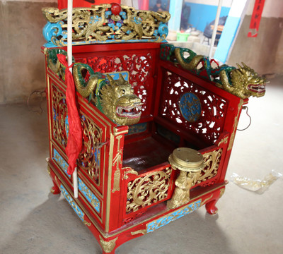 龍雕椅