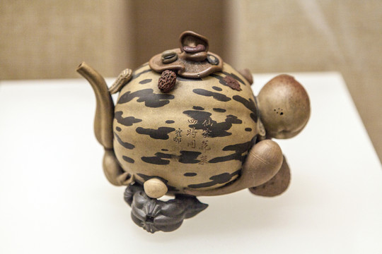 宜興紫砂象生瓜形茶壺 清
