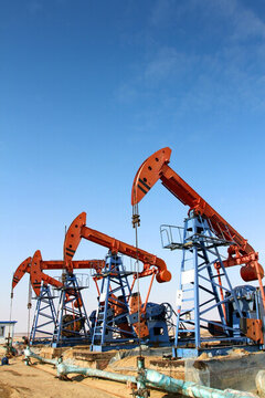 磕頭機(jī) 抽油機(jī) 采油機(jī) 油田