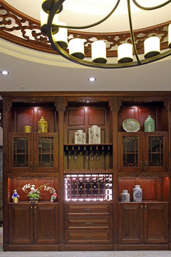 實(shí)木酒柜