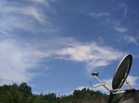 衛(wèi)星接收器