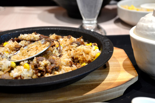 牛肉鐵板飯