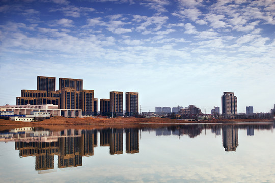 湖邊城市