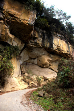 山間小道