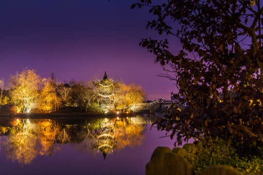 鄭氏十七房夜景