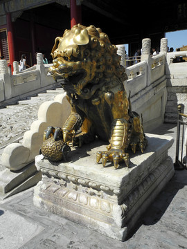 北京故宮乾清門銅鎏金雄獅