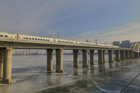 鐵橋