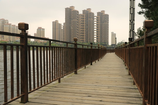 木棧道