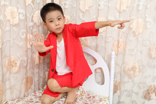 小男孩