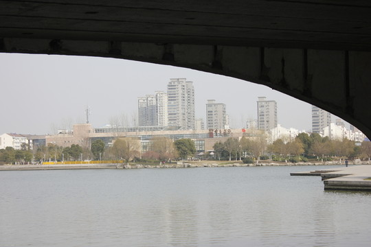 城市倒影