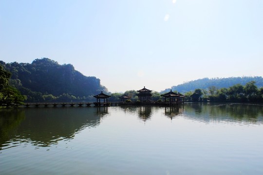 七星巖湖泊風(fēng)光