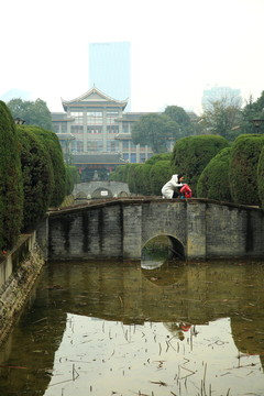 四川大學(xué)
