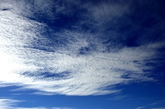 天空白云