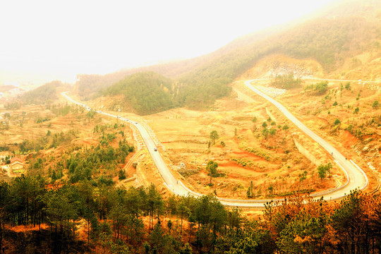 山區(qū)公路
